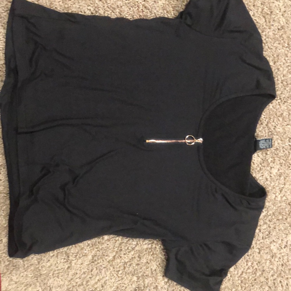 Blk crop top